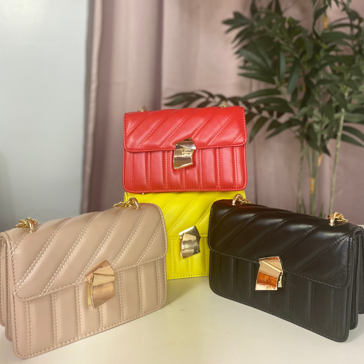 Cassie Accent Buckle Purse (Black)